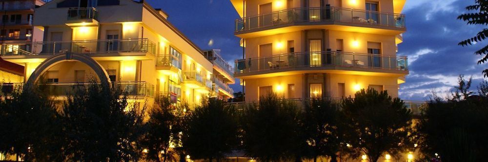 Hotel Lady Mary ミラノ・マリッティマ エクステリア 写真