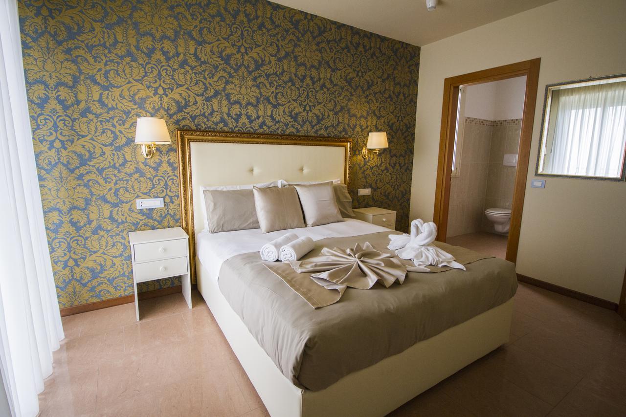 Hotel Lady Mary ミラノ・マリッティマ エクステリア 写真