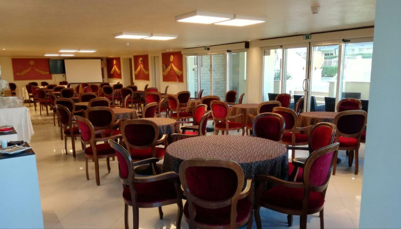 Hotel Lady Mary ミラノ・マリッティマ エクステリア 写真